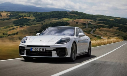 Clip Porsche giới thiệu Panamera E-hybrid 2024